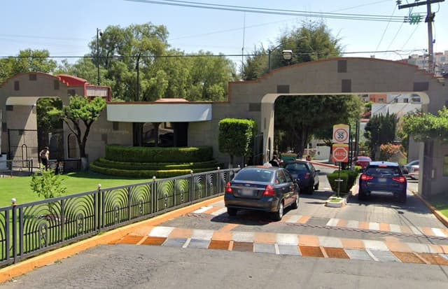 JVV- VENTA DE CASA EN CLUB DE GOLF BELLAVISTA, ATIZAPÁN, EDO. DE MEX.