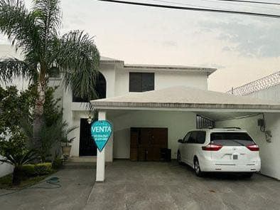 Casa en venta en Cumbres 5º sector