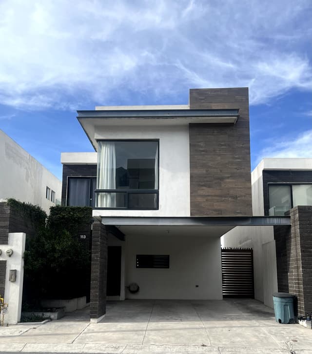 Casa en venta en cumbres del sol