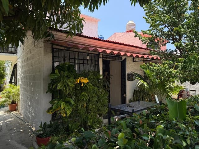 En Condominio Orquideas Zona Diamante Casa en 2 niveles