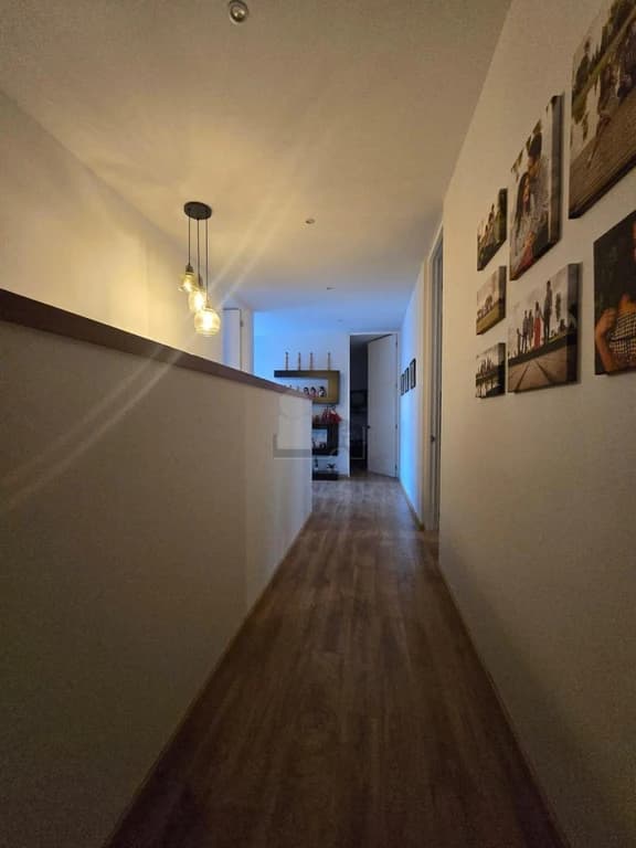 Gallery main