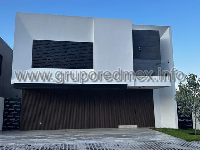 Casa en venta en Condominio dentro de Fraccionamiento La Espiga, Queretaro