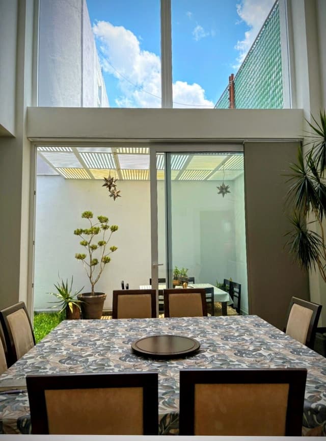 HERMOSA CASA CONDOMINIO