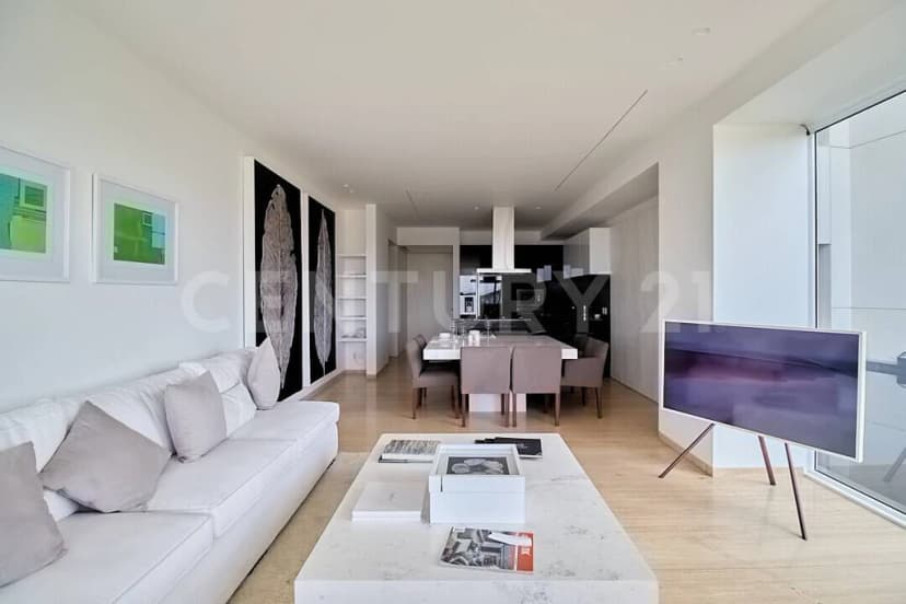 Gallery main