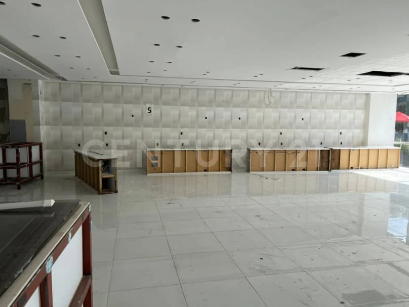 Gallery main