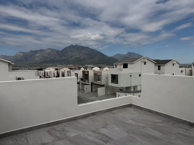 Casa en Renta en Cumbres Adara