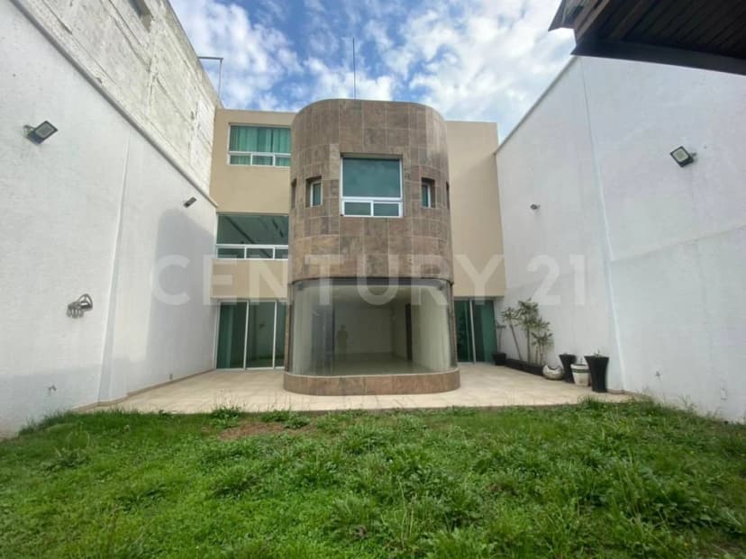 Gallery main