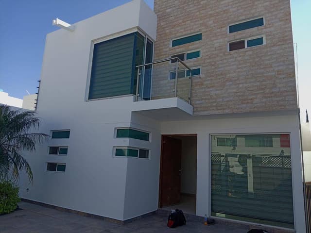 Renta de Casa en Residencial Santa Fe!bien Unicada!