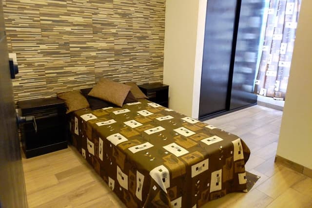 Se renta habitación amueblada