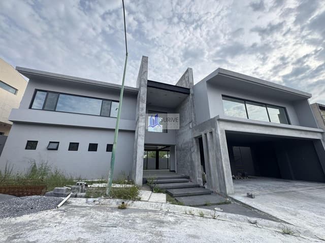 CASA VENTA LOS AZULEJOS SIERRA ALTA ZONA SUR MONTERREY