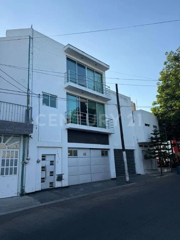 Gallery main