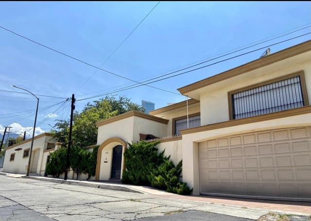 Casa en Venta en Obispado, Monterrey – Zona de Alta Plusvalía