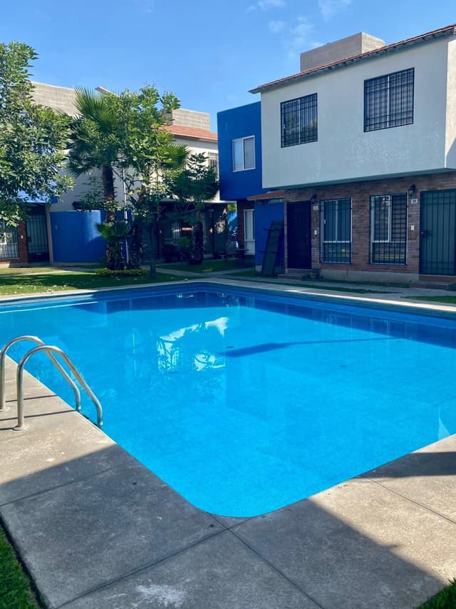 Venta casa en condominio con Alberca y Palapa