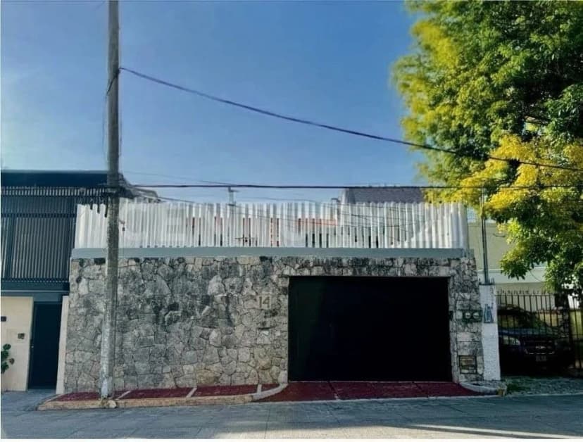 Gallery main