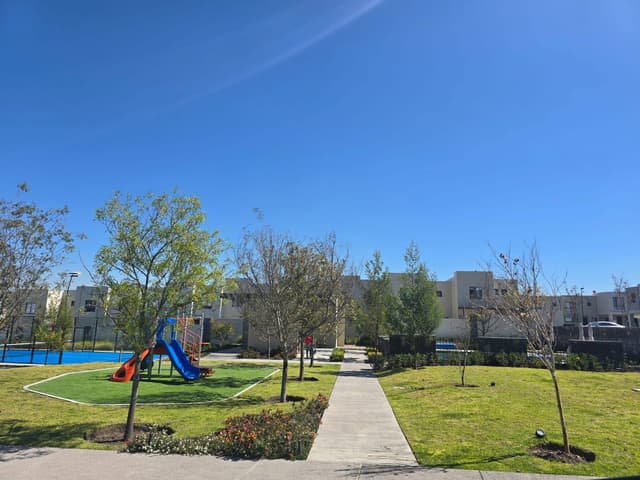 Casa nueva encortinada en condominio seguridad 24/365 con alberca, queretaro