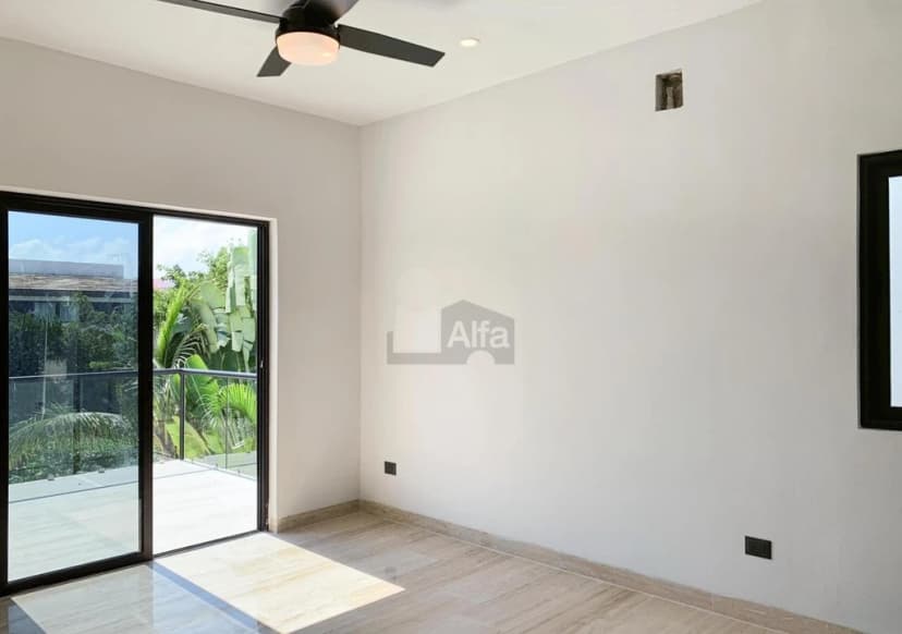 Gallery main
