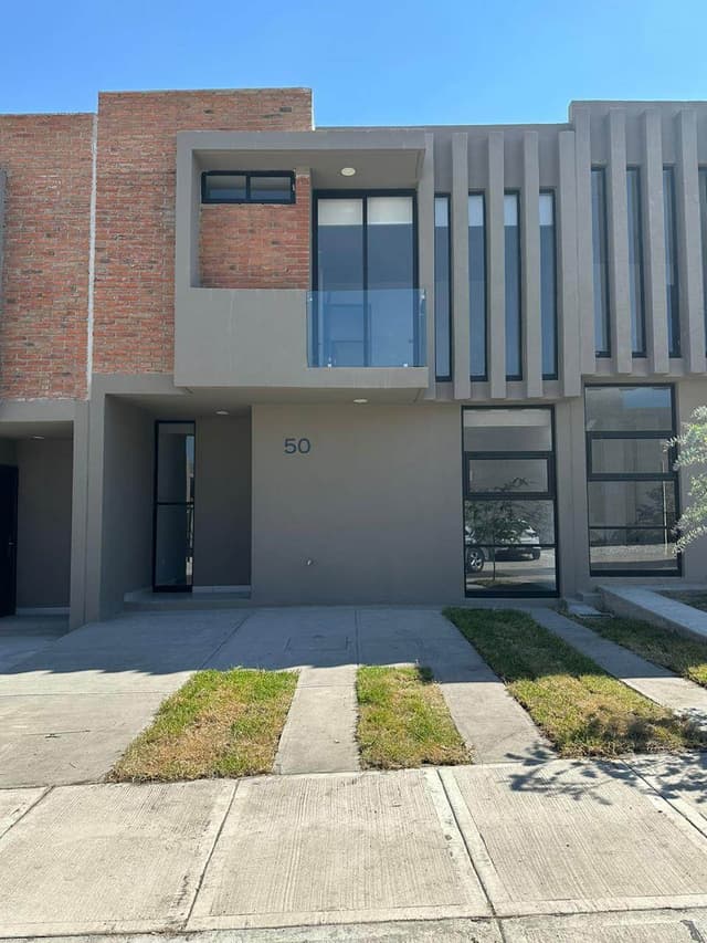 Venta Casa Equipada (Hab PB) - Zákia