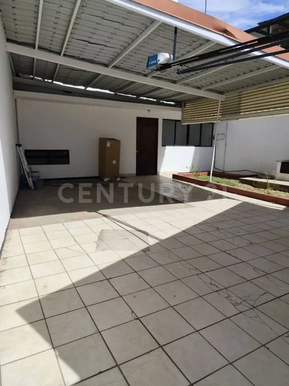 Gallery main