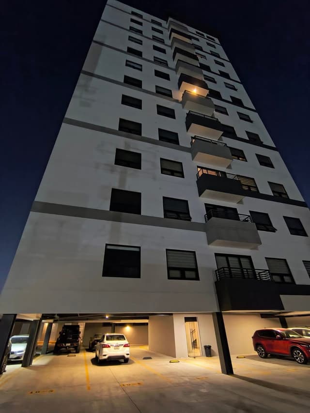 DEPARTAMENTO NUEVO DE LUJO 12 PISO SEMI EQUIPADO A 5 MIN DE LA FRONTERA.