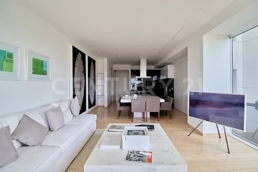 Gallery main