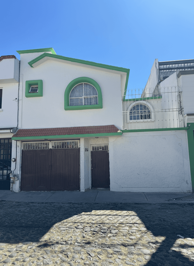 CASA PRADOS - EXCELENTE OPORTUNIDAD