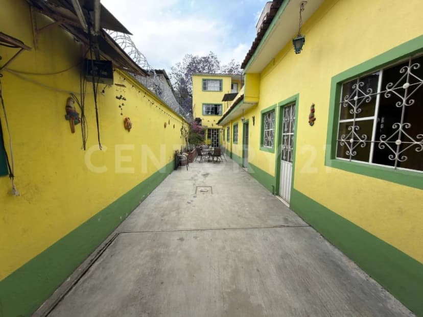 Gallery main
