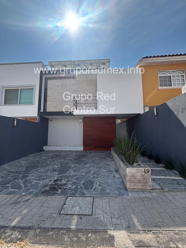 Casa Amueblada en Renta estilo Moderno Contemporaneo en Milenio III, Queretaro, Qro.