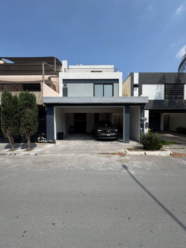 Casa 3 pisos Cerrada Sta Rosa, Apodaca NL - $19,000.00