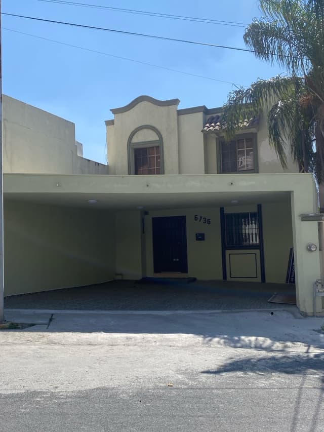 Casa en renta pedregal de la silla