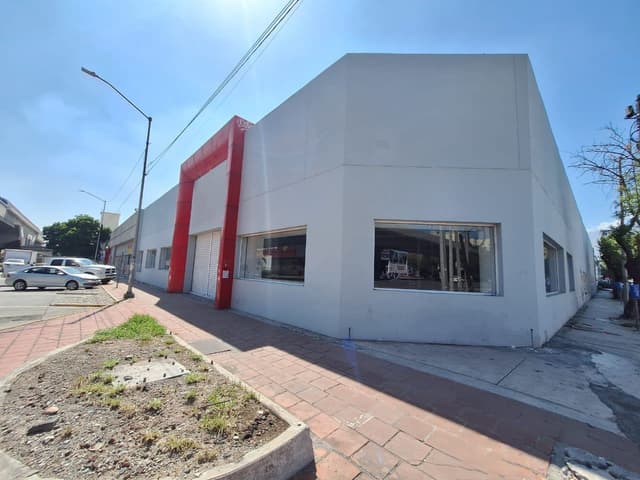 Local/Bodega Comercial en el centro de Monterrey N.L.