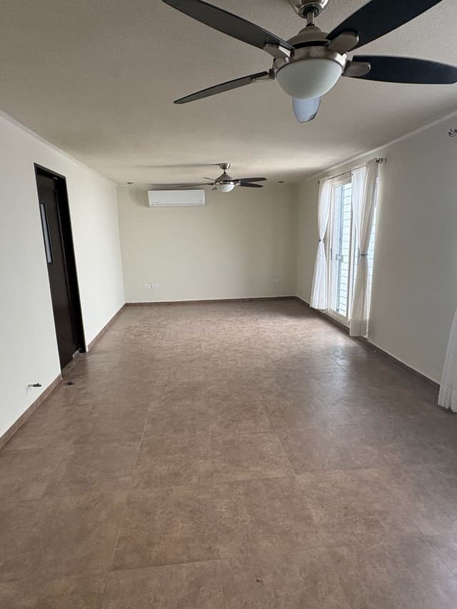 CASA EN VENTA CUMBRES ELITE