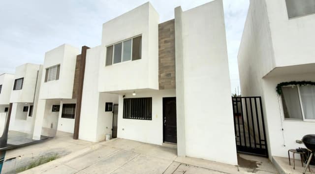 CASA EN RENTA AMUEBLADA en Dominio Cumbres AREZZO