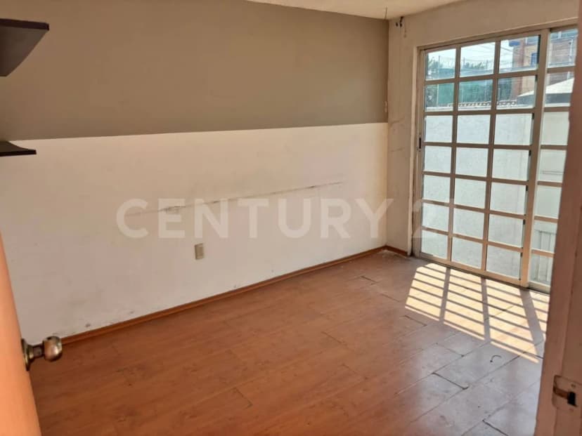 Gallery main