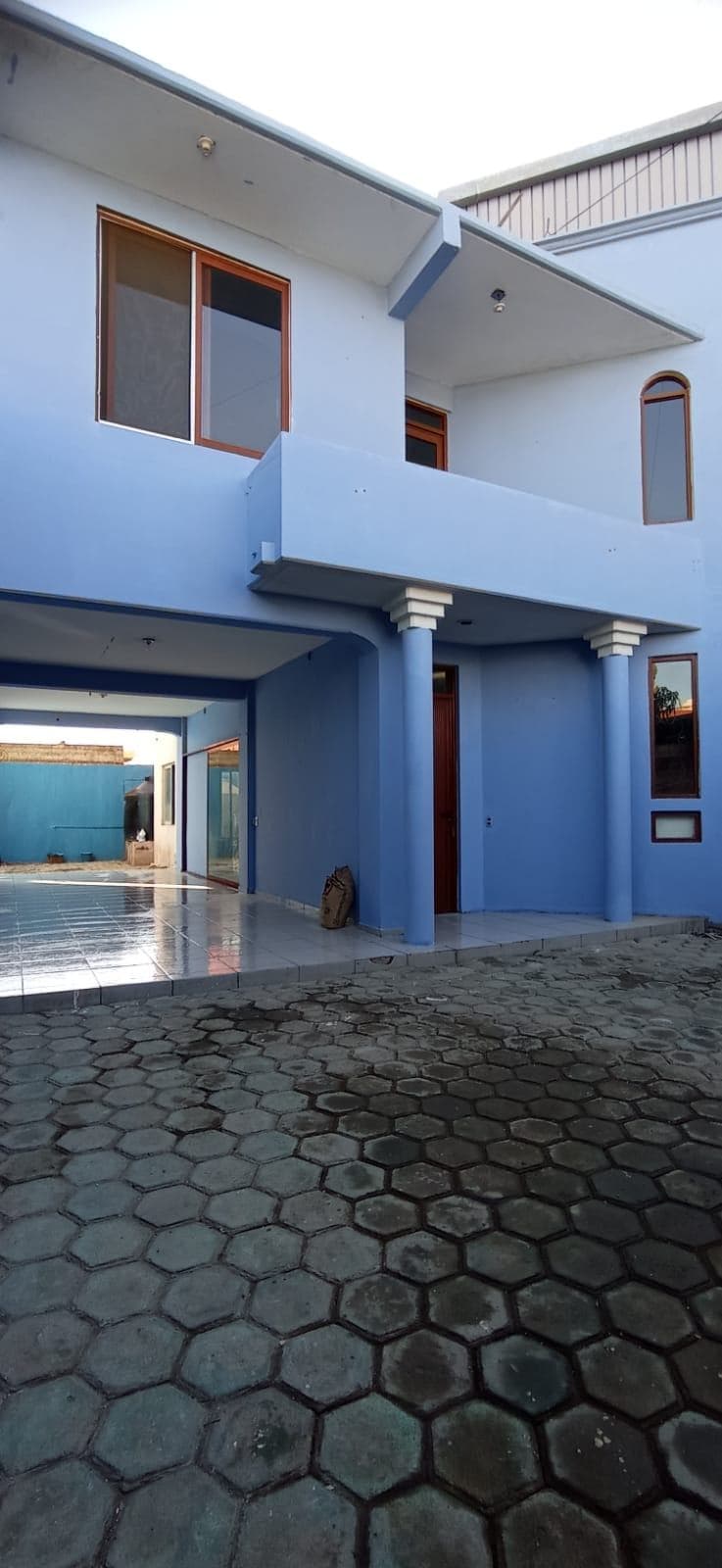 Gallery main