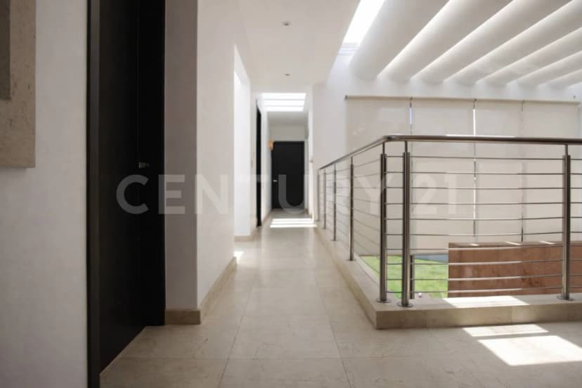 Gallery main