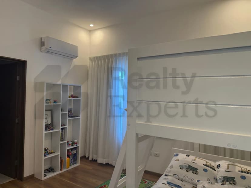 Gallery main