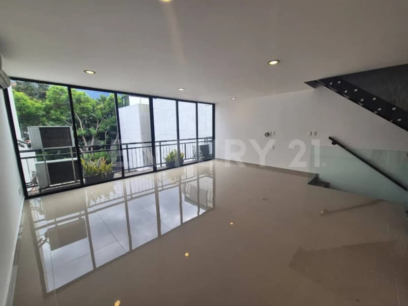 Gallery main