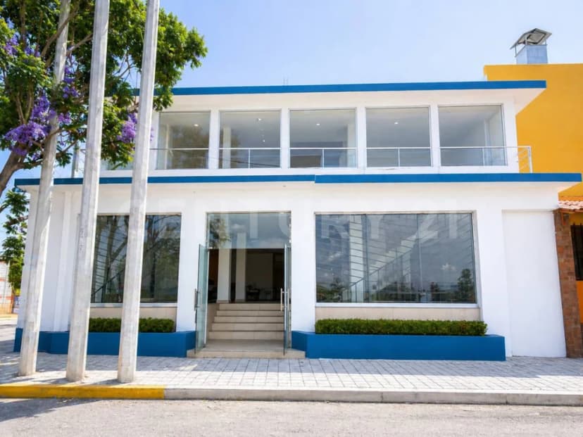 Gallery main