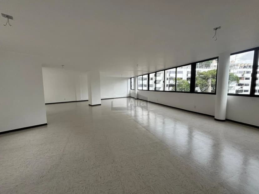 Gallery main