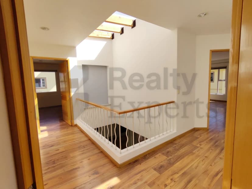 Gallery main