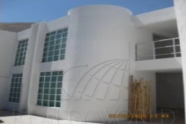 Gallery main