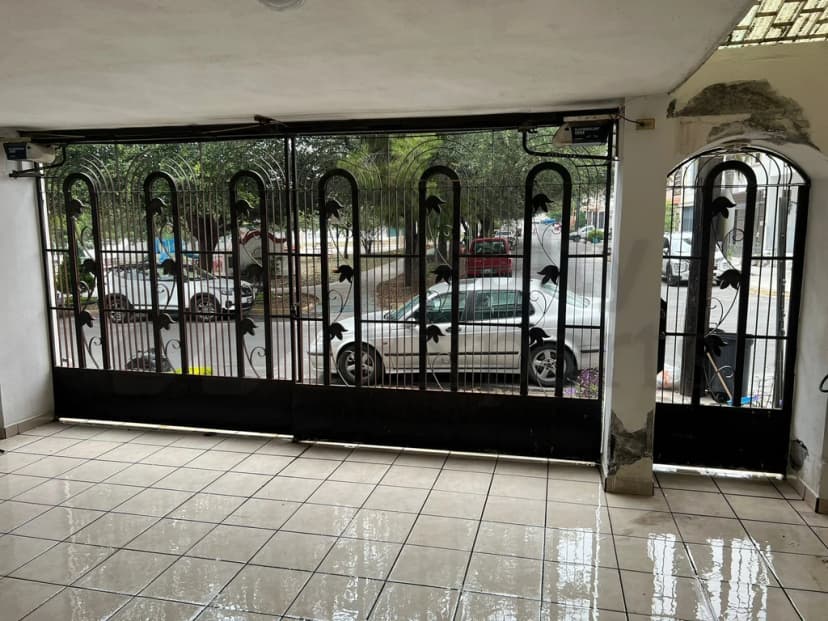 Gallery main