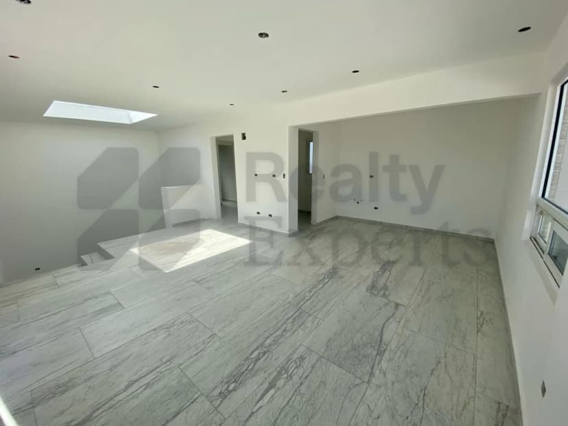 Gallery main