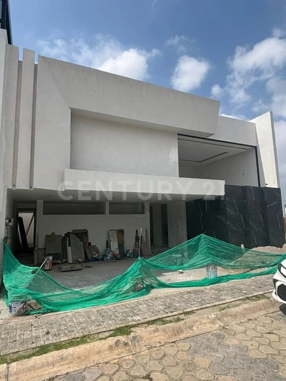 Gallery main