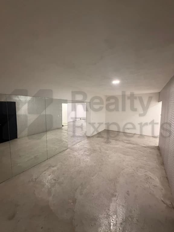 Gallery main