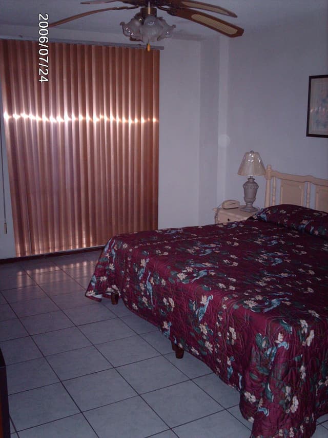 Casa en RENTA, a media cuadra de Ruiz Corines y ceca de Gonzalitos