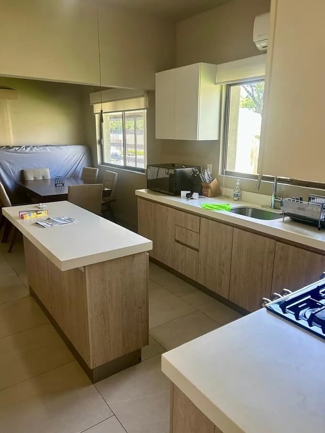 Renta de Casa de 4 recamaras en Lomas del Valle