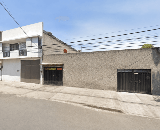 Venta Casa con Gran Terreno de 225m² y 138m² Construcción en Col. Aviación Civil, CDMX. ¡Oportunidad Única!"