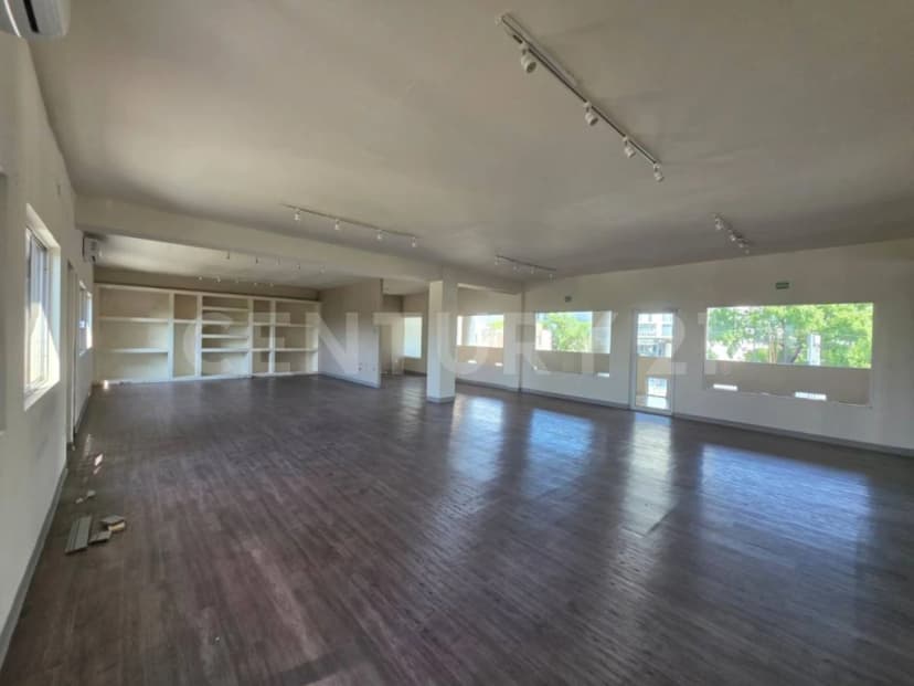 Gallery main