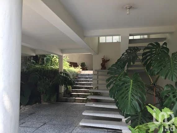 Gallery main